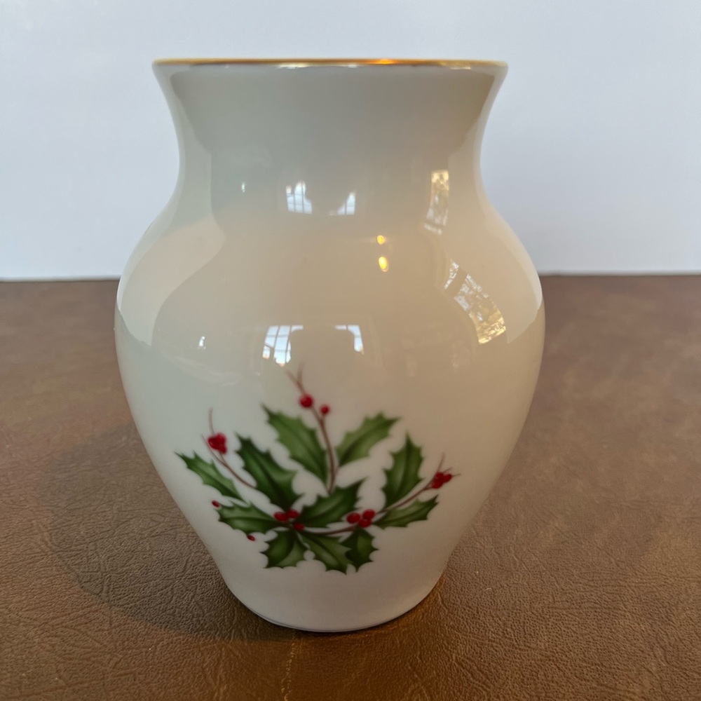 Lenox Special Holiday Vase